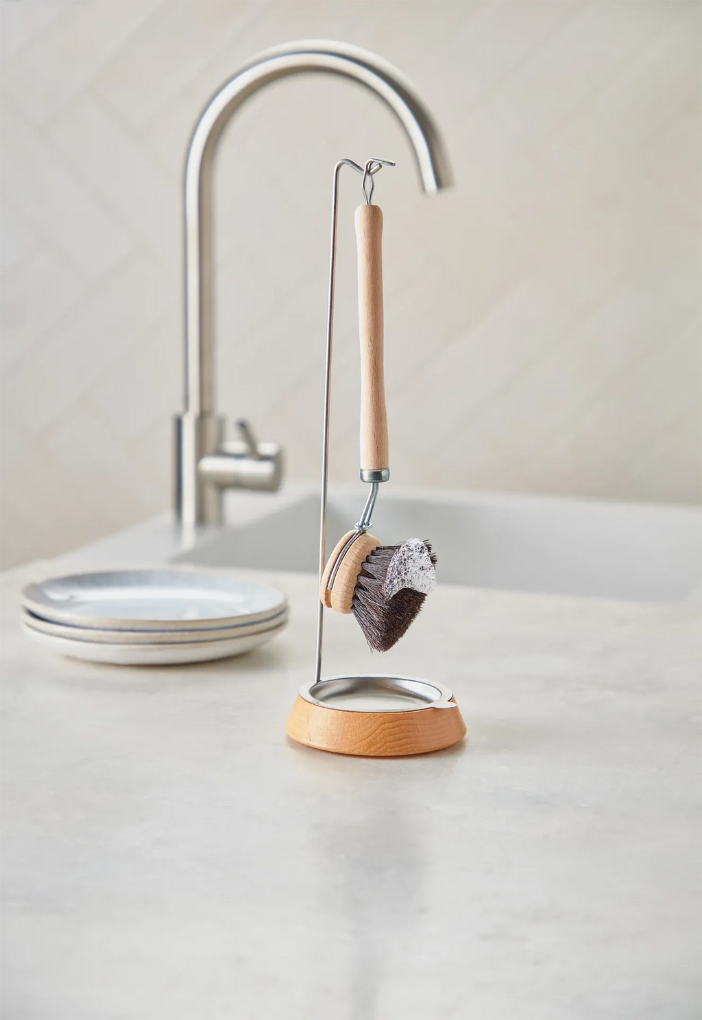 Redecker stand for dishwashing brush