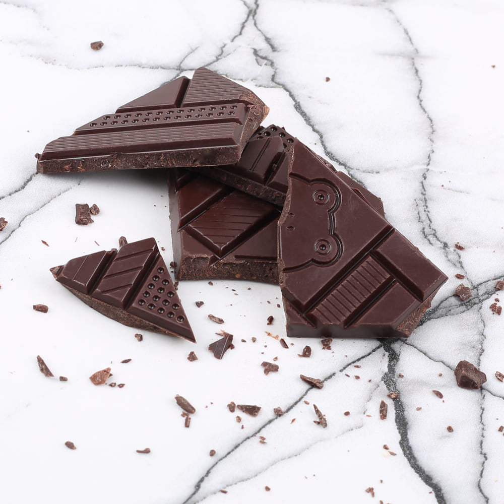 Le Chocolat des Français Extra mörk choklad med krossad kakao