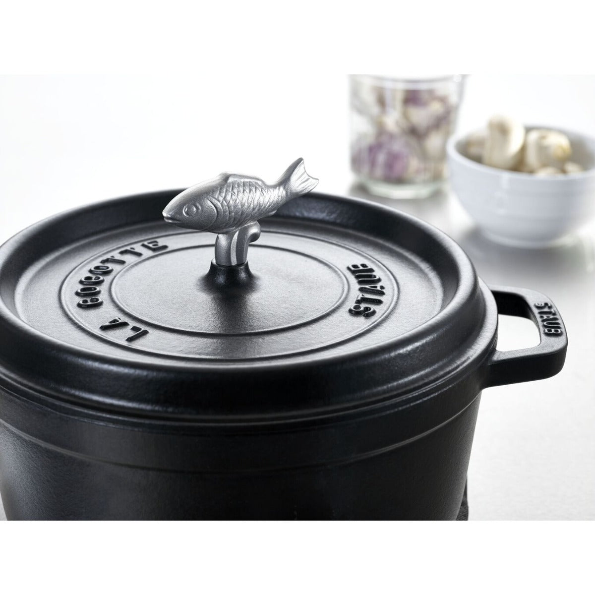 Staub knopp till grytlock: fisk